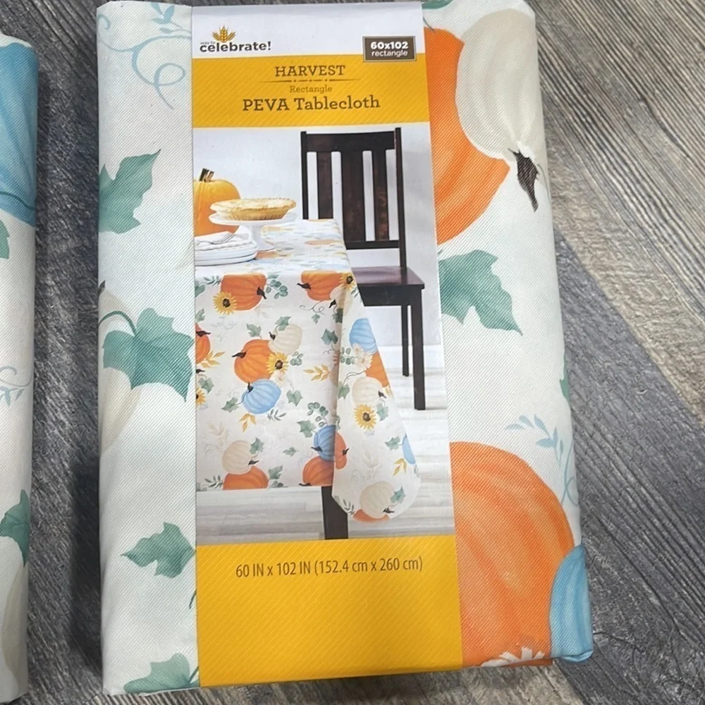 2 rectangle tablecloths